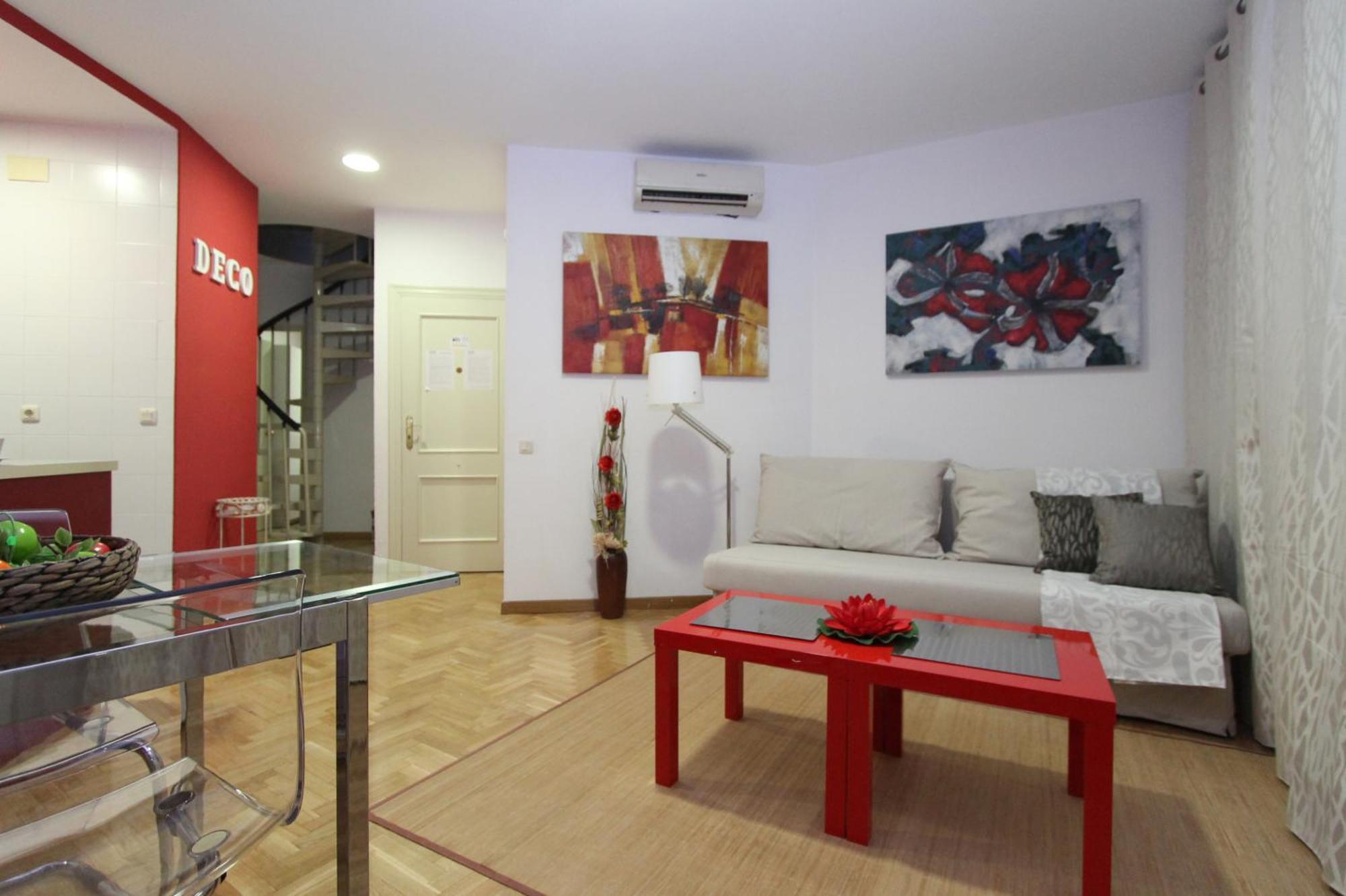 Apartamentos Goyescas Deco Madrid Bilik gambar