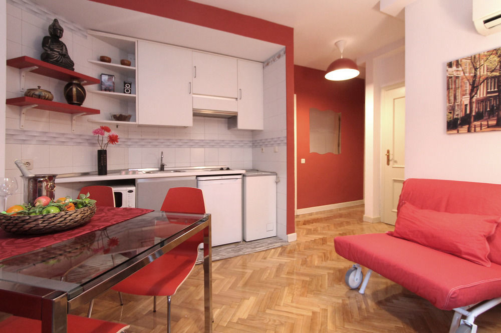 Apartamentos Goyescas Deco Madrid Luaran gambar